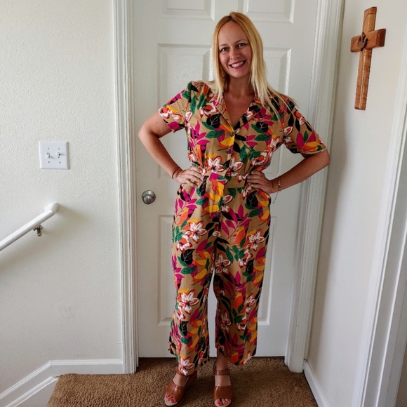 Meet your Posher! - Picture 2 of 16